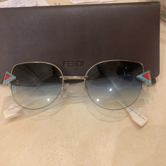 Fendi ff0242/s cat eye sunglasses - Picture 7 of 15